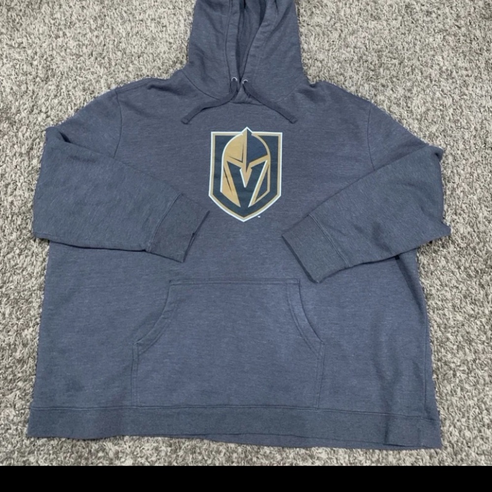 NHL
Vegas golden knights
hockey pull over 
Grey 
3XL